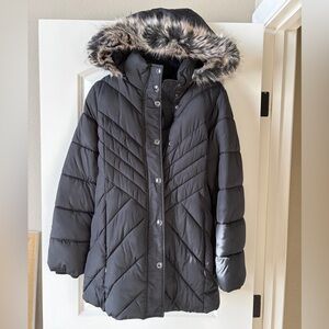 London Fog Black Quilted puffer Jacket with removable faux fur hood size m